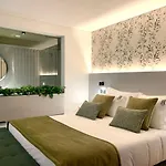 לינה וארוחת בוקר Ribeira House מירנדלה