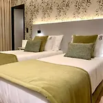 Ribeira House 4*