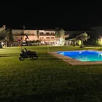 לינה וארוחת בוקר Ribeira House מירנדלה