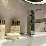 Ribeira House לינה וארוחת בוקר מירנדלה