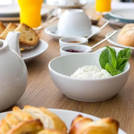Alojamento de Acomodação e Pequeno-almoço Ribeira House 4*