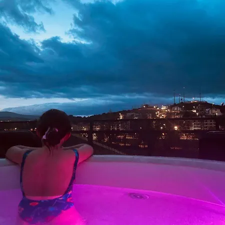 Ribeira House Bed and Breakfast 4*