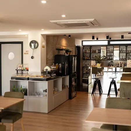 Ribeira House 4*