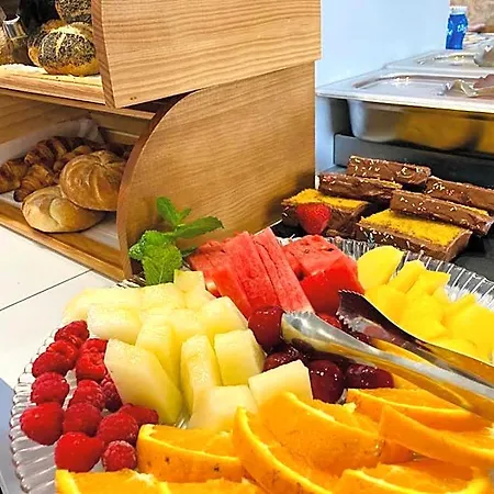 Alojamento de Acomodação e Pequeno-almoço Ribeira House 4*