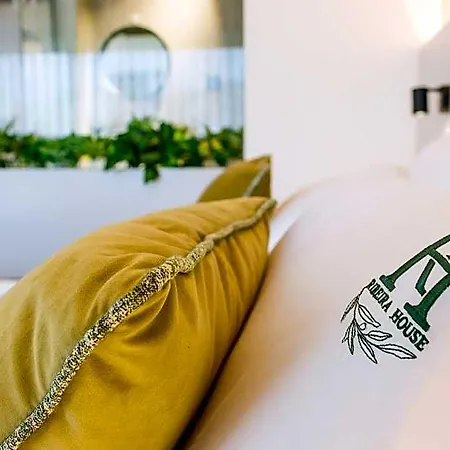 Ribeira House Alojamento de Acomodação e Pequeno-almoço 4*