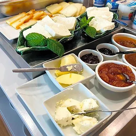 Alojamento de Acomodação e Pequeno-almoço Ribeira House 4*