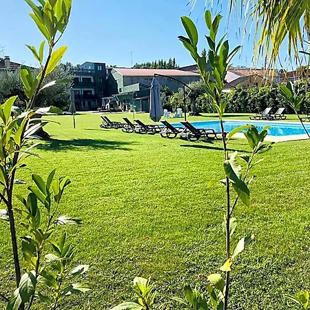 Ribeira House Alojamento de Acomodação e Pequeno-almoço 4*